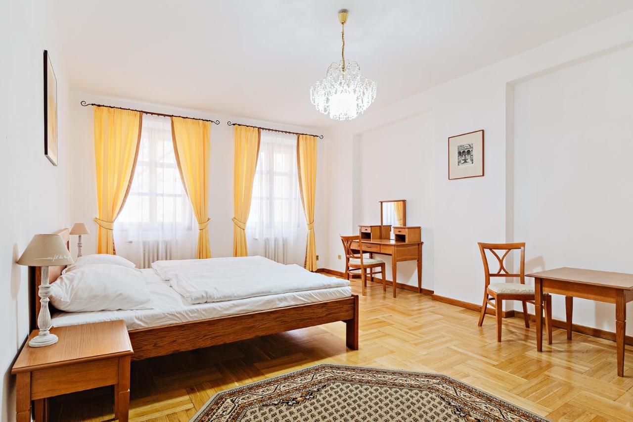 U Cerneho Medveda- At The Black Bear Apartamento Praga Exterior foto